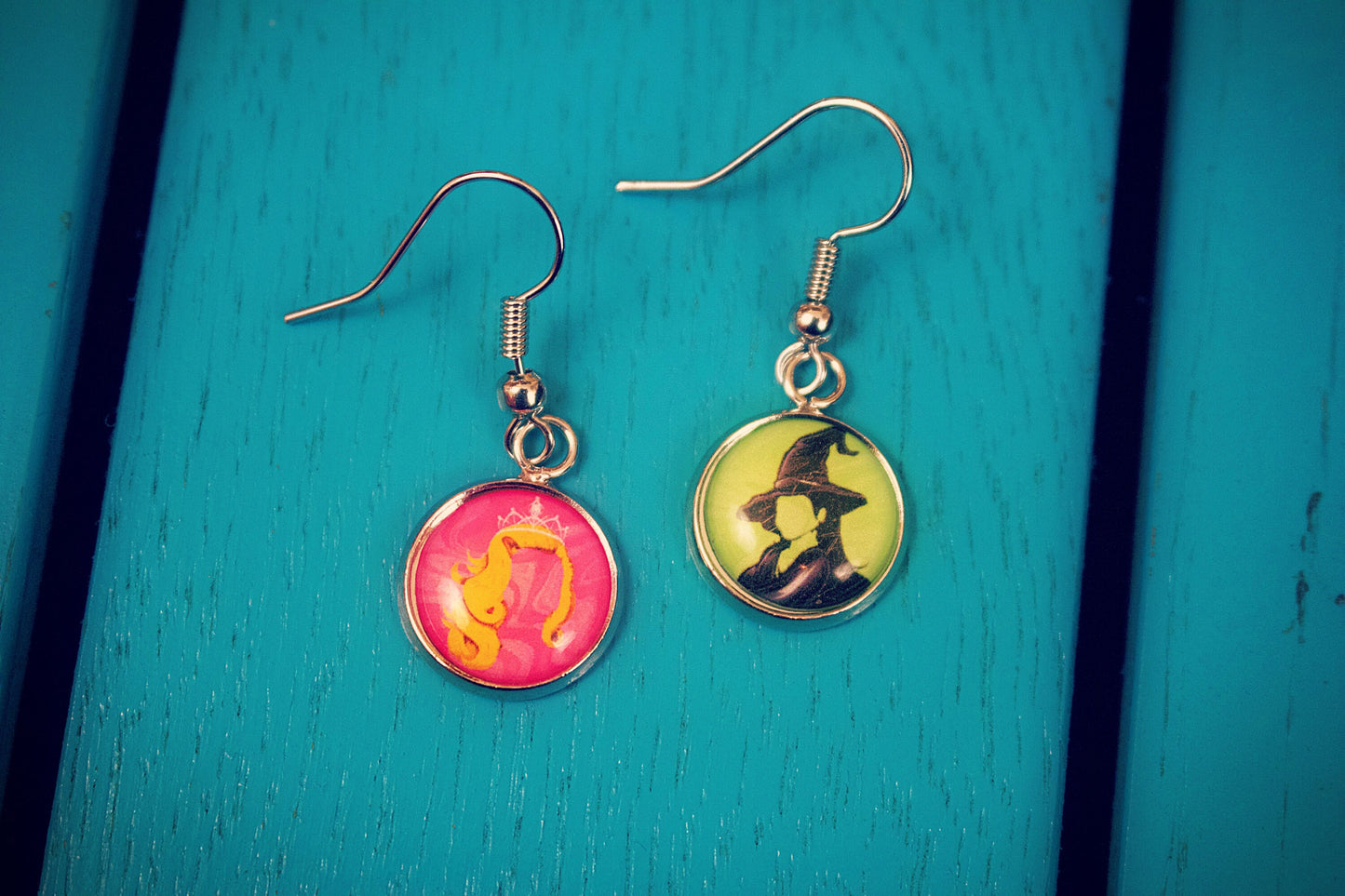 Wicked Musical Earrings. Wizard of Oz. Glinda the Good. Elphaba. For Good. Defying Gravity. Theatre lover. Mothers Day Gift. Gift for Mum.