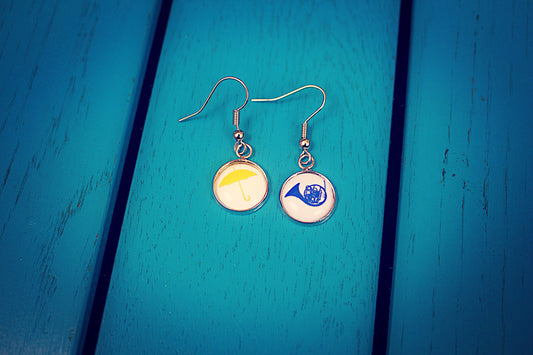 HIMYM inspired earrings. Yellow Umbrella. Blue French Horn. How I met your mother. Ted Mosby Barney Stinson. Mothers Day Gift. Gift for Mum.