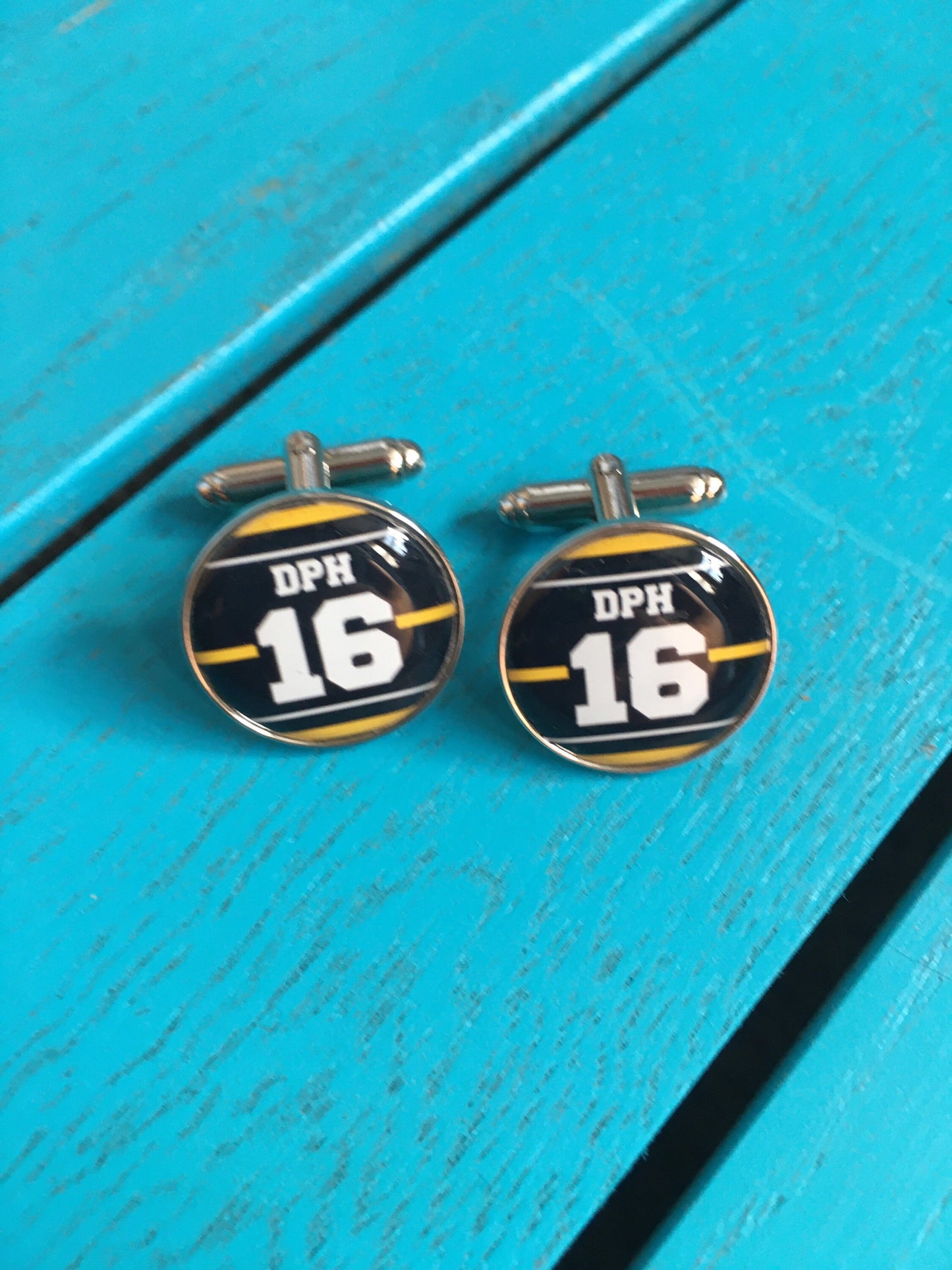 Wasps Rugby Cufflinks. Personalised gift for rugby fan. Christmas present for men. Premiership Rugby. Sports jersey. Tie Clip. Pocket Watch